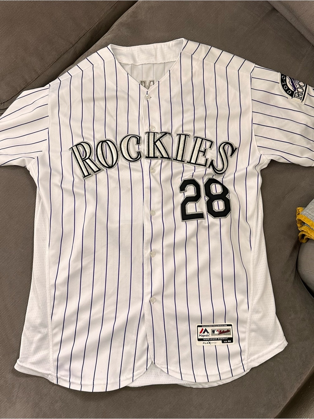 Colorado Rockies Nolan Arenado Men's White Pinstripe Jersey Size 44 #28 MLB
